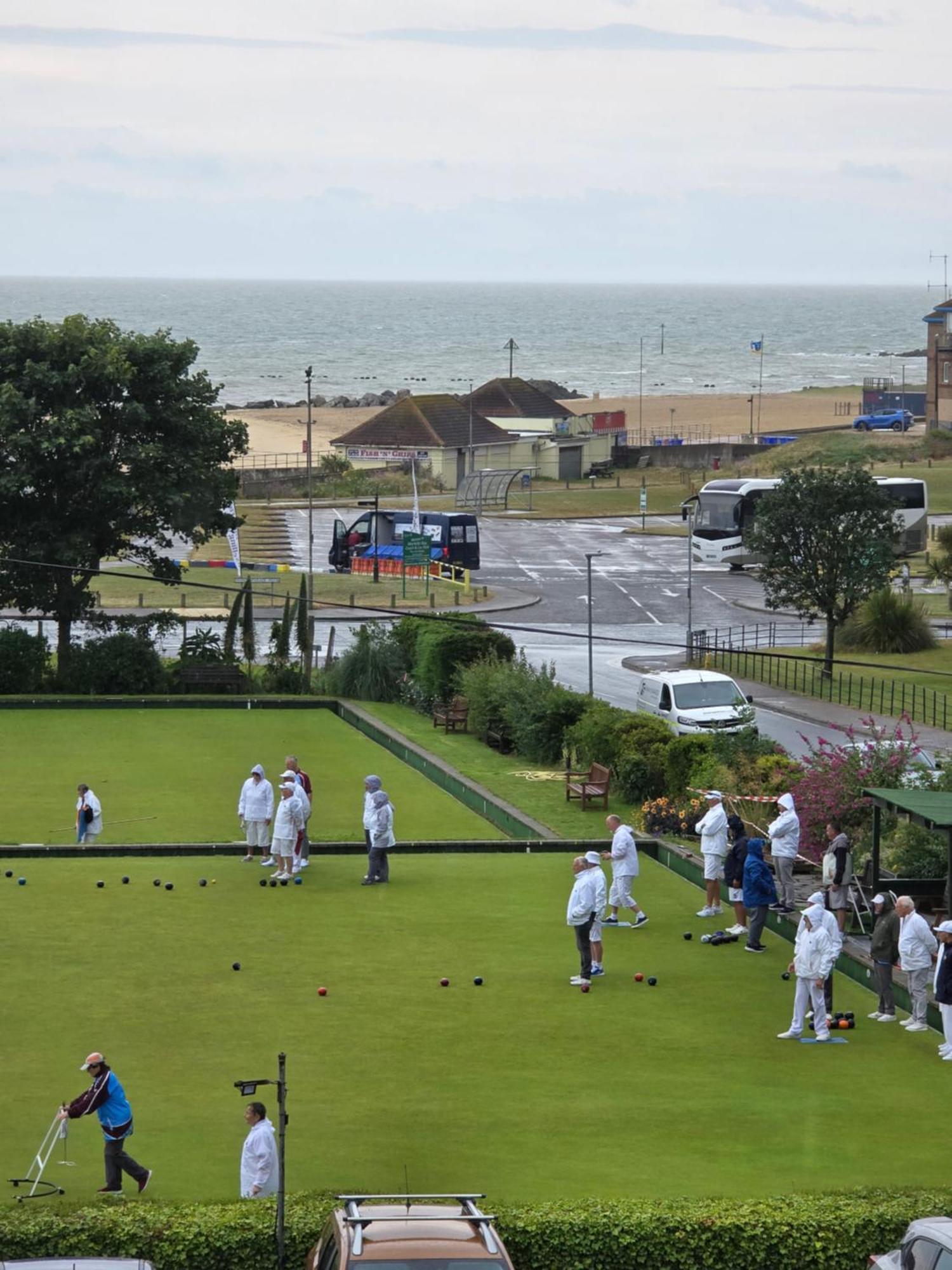 Martello Bay Hotel Clacton-on-Sea Exterior photo